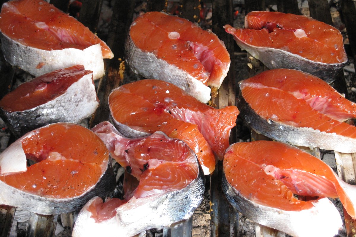 Salmon flesh coloured by free astaxanthin